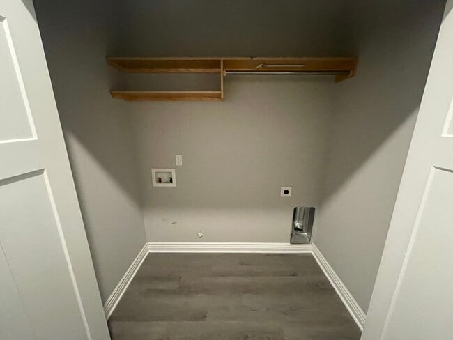 Photo - 5533/35 N Edwards Cir Unidad 5535