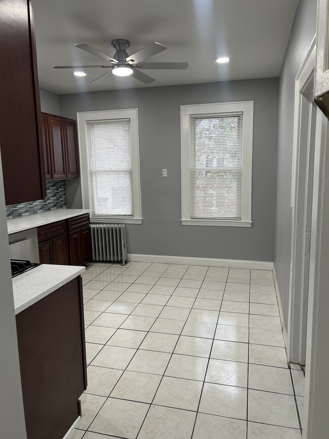 Large eating kitchen
