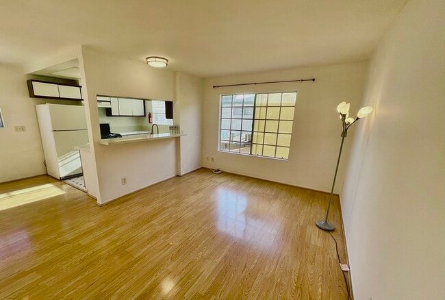 Photo - 2456 Arizona Ave Unit 4