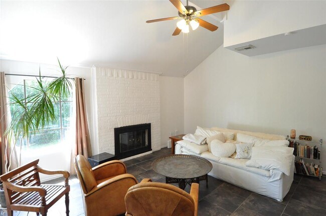 Photo - 9902 Talleyran Dr