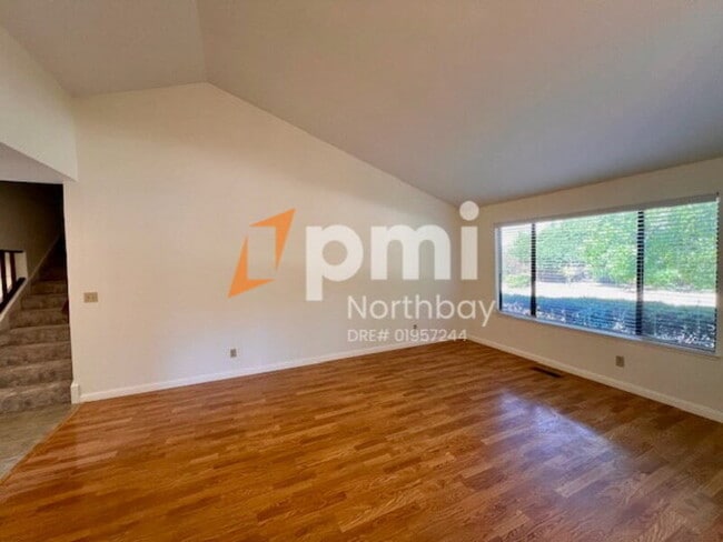 Photo - 3552 Larchmont Ct