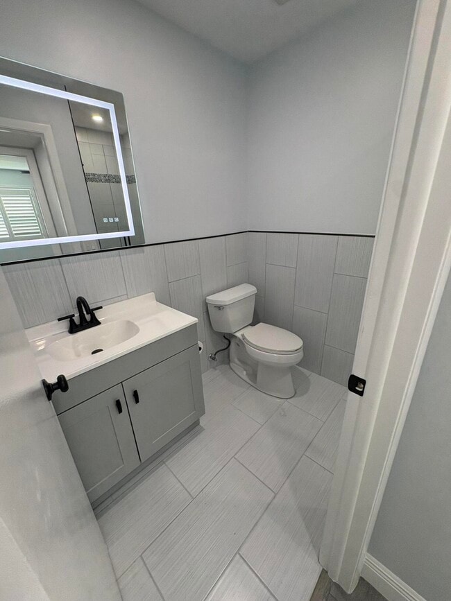 Photo - 29 Burgundy A