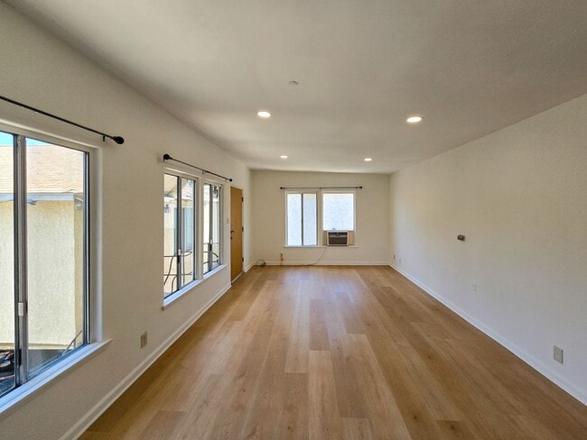 Photo - 1517 E Maple St Unidad B