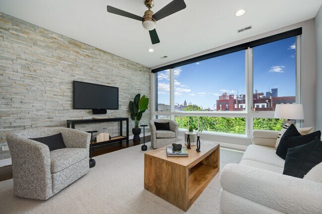 Photo - 1446 W Cortez St