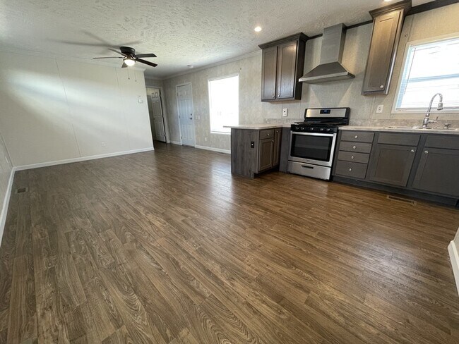 Photo - 16170 Normandy St