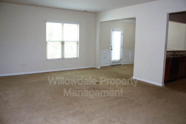 Photo - 421 Chanson Dr