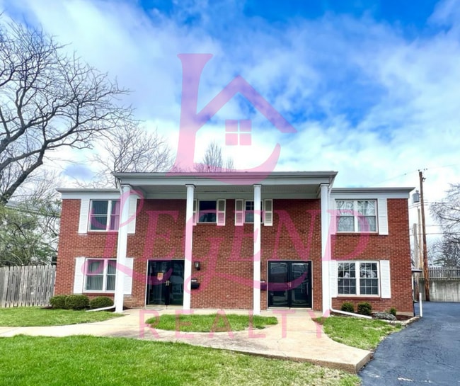 Building Photo - Spacious 2 Bed, 1.5 Bath Condo/Townhome in...