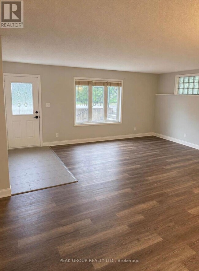 Photo - 10 Carnegie Ln