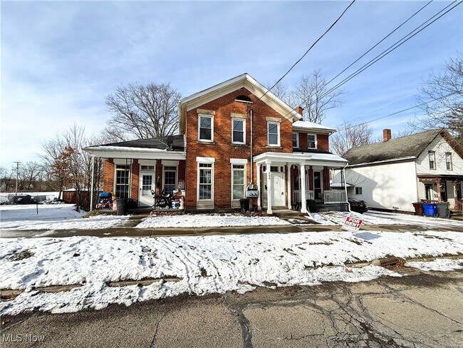 Photo - 153 N Sycamore St