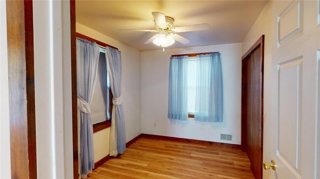 Photo - 357 Lowden Point Rd