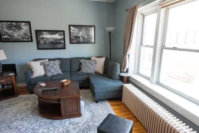 sala de estar - 456 N Main St Unidad The Haven at Harmony