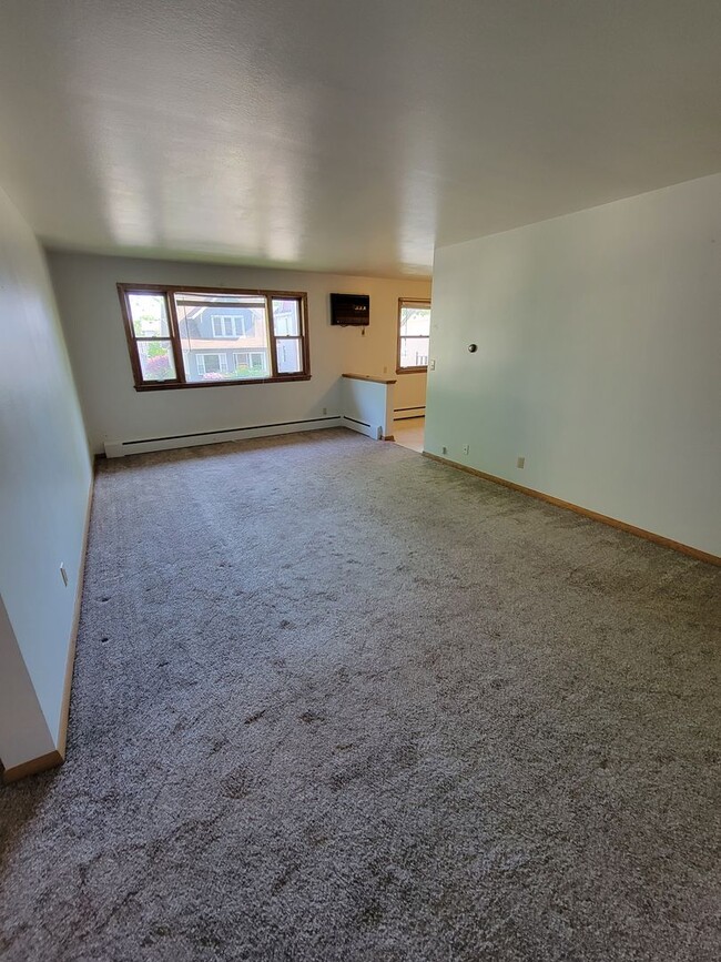Photo - 319 E Harris St Apartment Unit 6