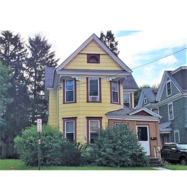 Photo - 222 Bassett St House