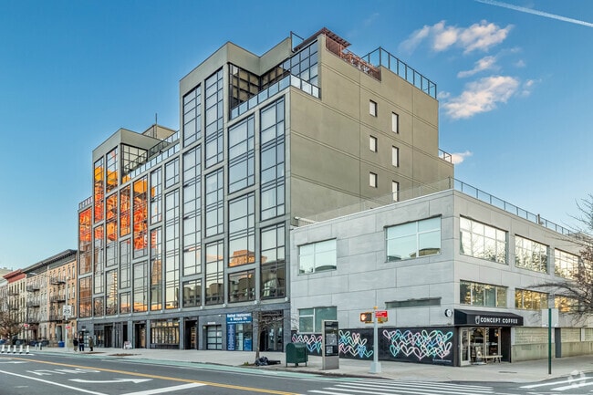 Photo - 11-12 44th Dr