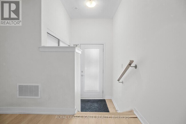 Photo - 1865 Pickering Pkwy