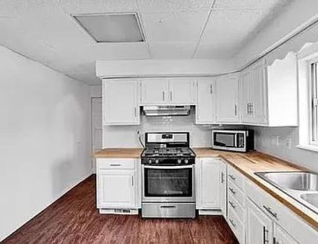 Photo - 4229 Haldane St