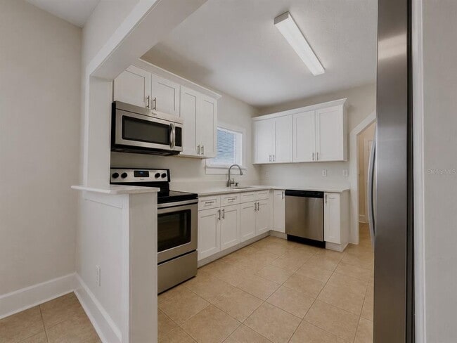 103 W Emma St
