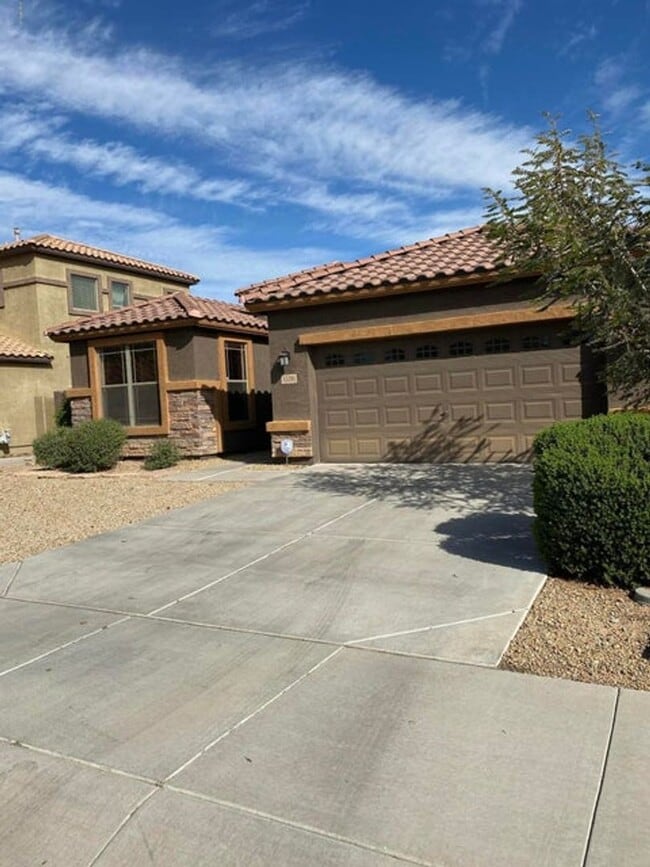 Building Photo - 15398 W MacKenzie Dr