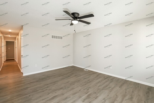 Photo - 3225 Spruce Ave