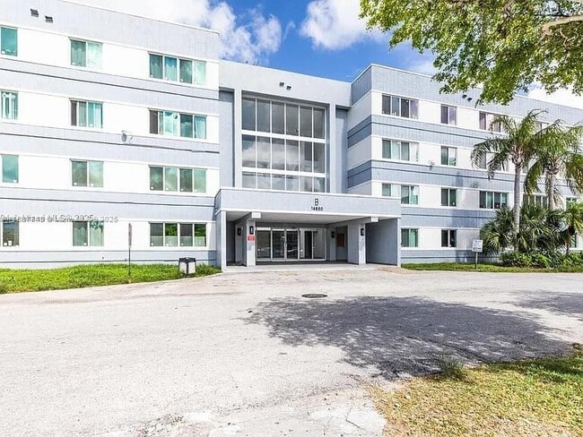 Building Photo - 14850 Naranja Lakes Blvd Unit B1B