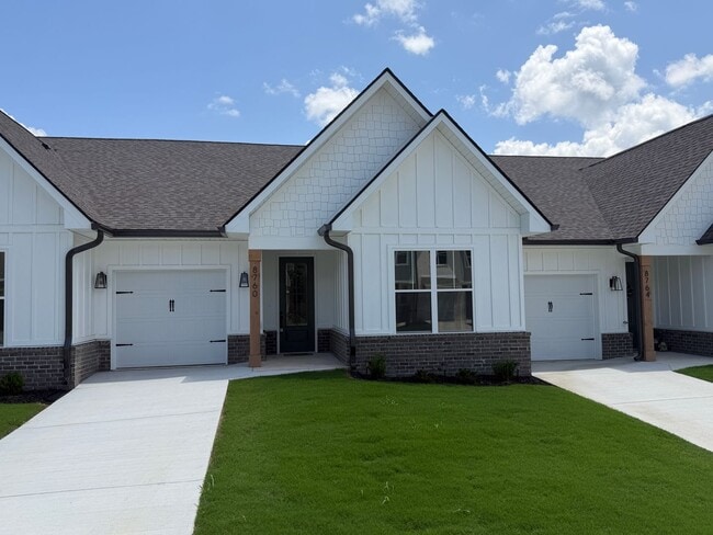 Building Photo - ~Be the 1st! **BRAND NEW**