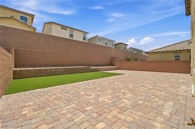 Photo - 3765 Osiris Ave