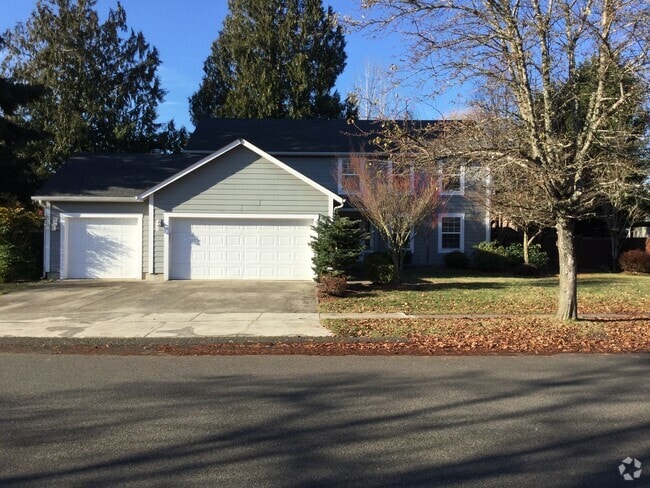 Building Photo - 2100 Square Foot  4 Bed Room Home Fenced Y...