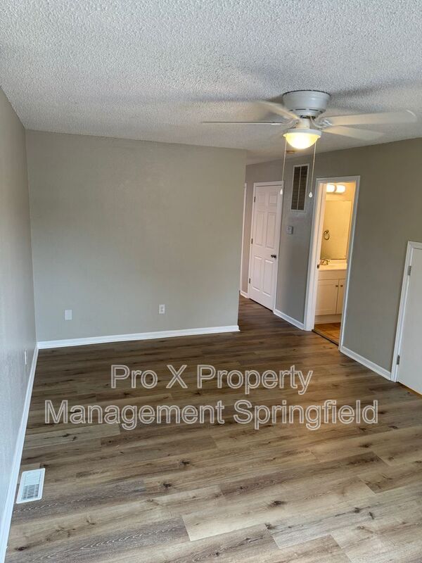 Photo - 214 W Madison St