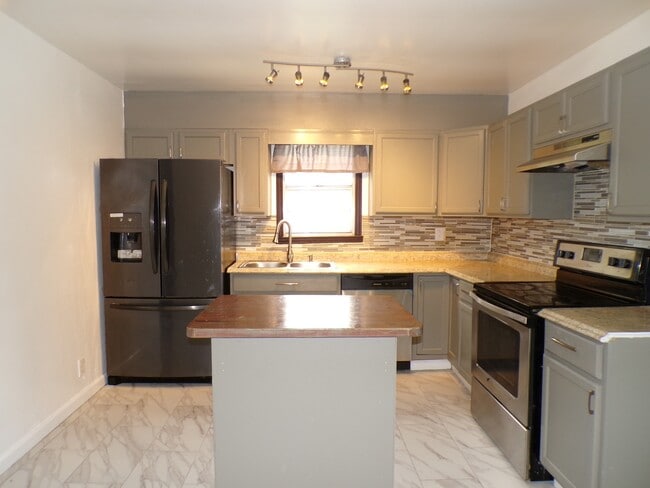 Photo - 2444 22nd St N