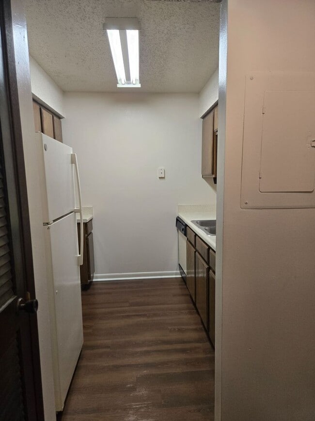 Photo - Spacious 1 Bedroom, 1.5 Bath Townhouse – M... Unit 297H