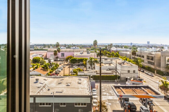 Photo - 6677 Santa Monica Blvd Unit 1717