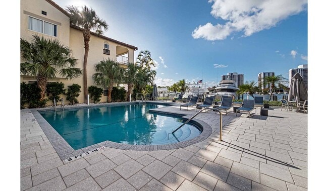 Enjoy outdoor swimming pool - Waterways Village