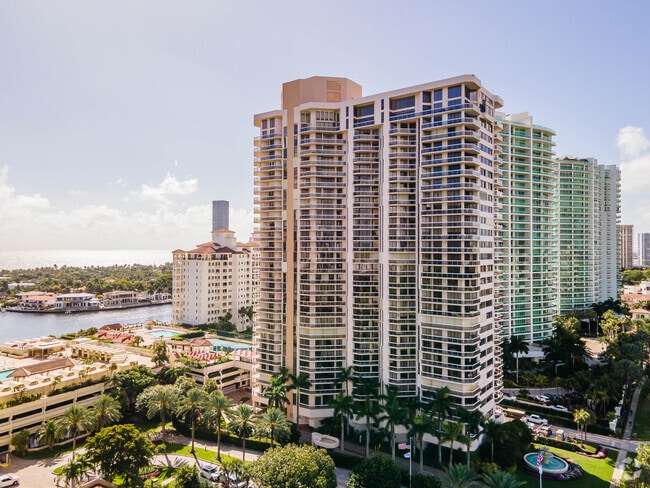 Photo - The Landmark Club Condominium