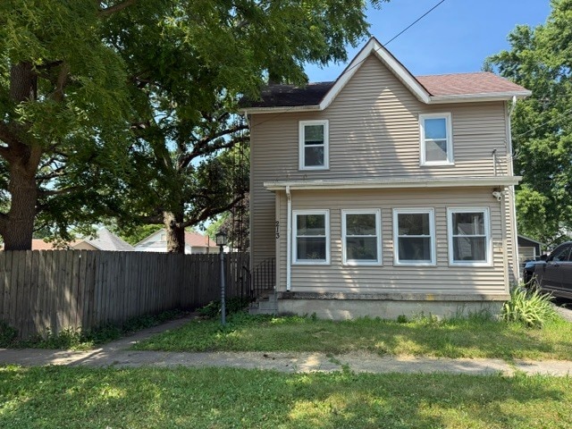Building Photo - 213 N May St