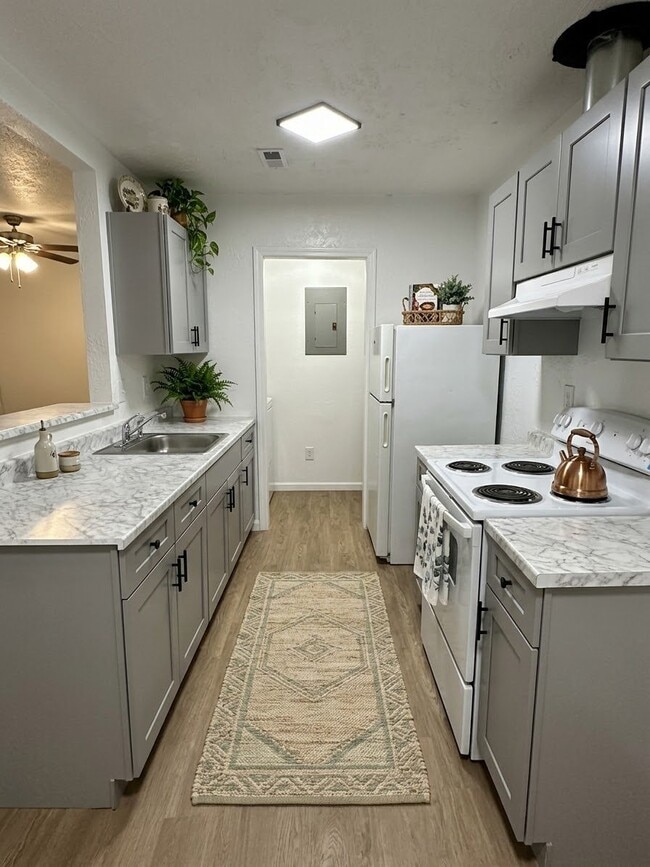 Photo - 2405 Antebellum Dr Unit B