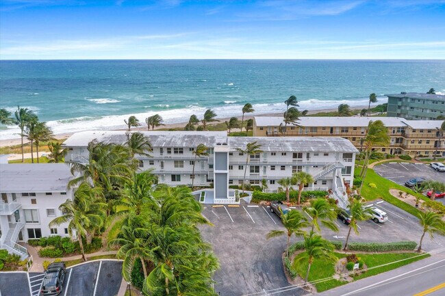 Photo - 1041 Hillsboro Mile Unit 2