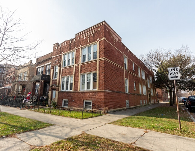 Building Photo - 3643 W School St Unit 1W