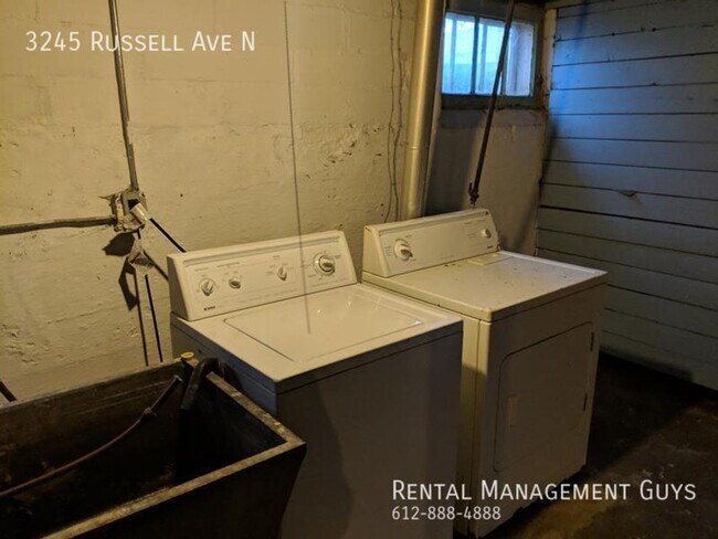 Photo - Charming 2 Bed/1 Bath + Den for Rent!