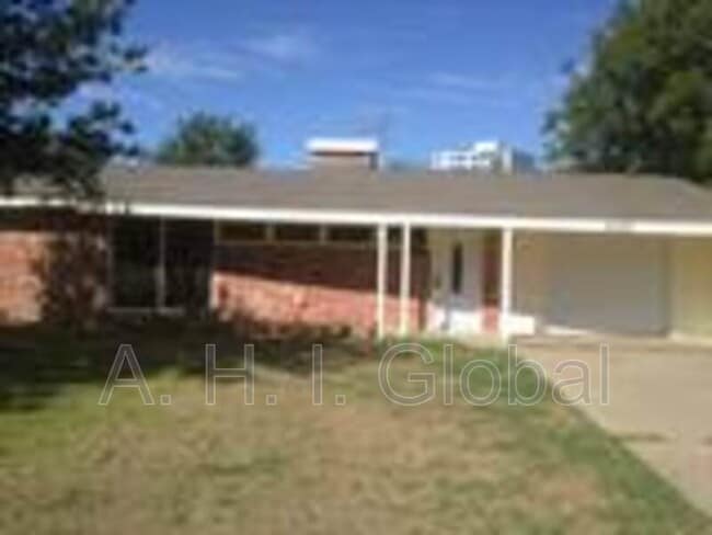 Building Photo - 2026 S Fannin St Rental