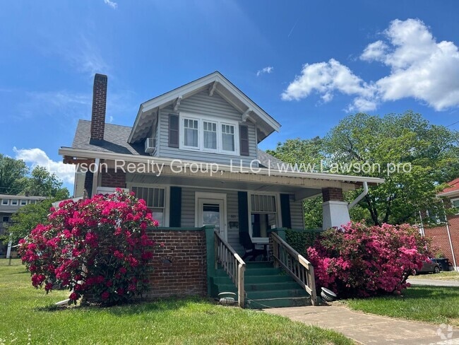 Building Photo - Beautiful and Spacious House, Close to the...