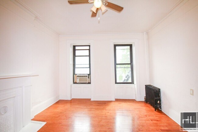 Photo - EAST 101 STREET Unidad 8