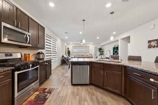 Building Photo - 5724 Texas Sage Dr