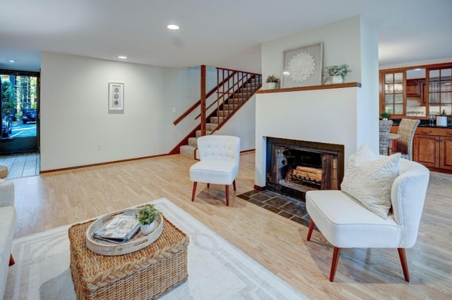 Photo - 546 Great Elm Way