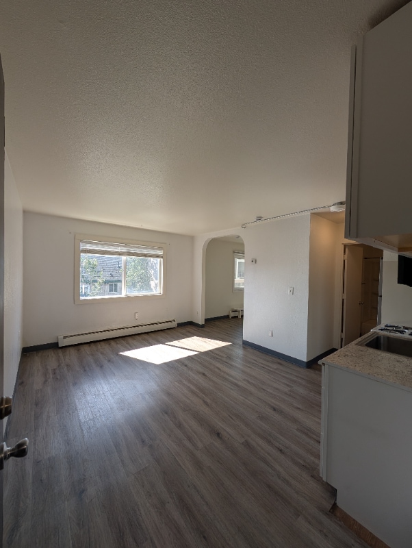 Building Photo - 618 Gambell St Rental