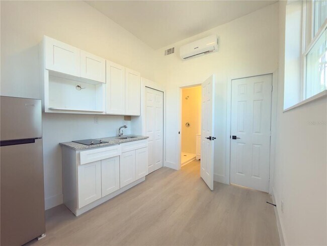 Photo - 401 E Columbus Dr Unit 4