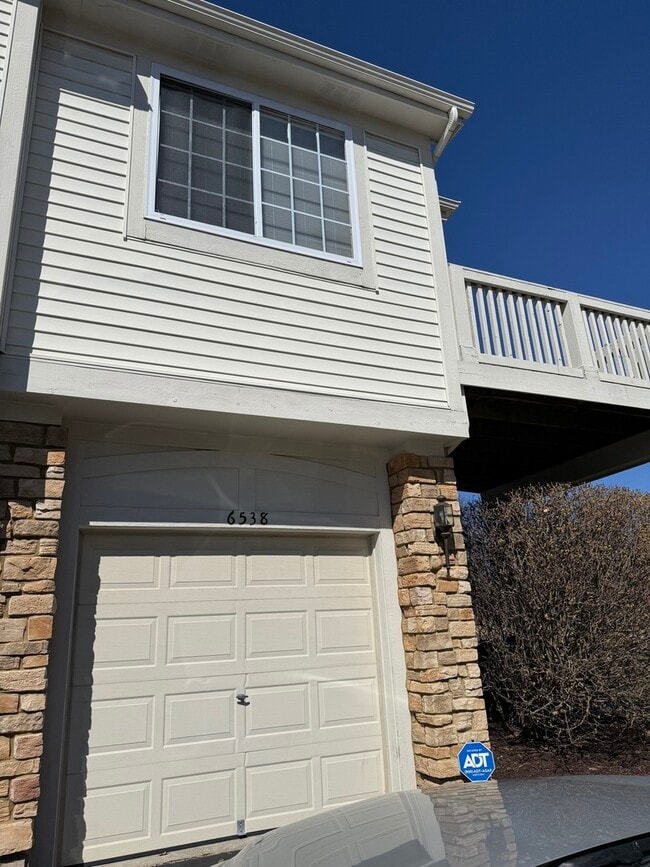 Building Photo - 6538 Commonwealth Dr Unit 6538