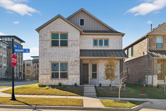 Photo - 1548 Euclid Aly