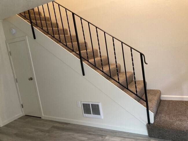 Photo - 1527 Santiam Hwy SE Unit Santiam 1527 #1