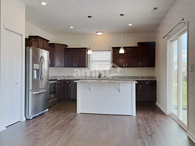 Photo - 877 Coralberry Ln