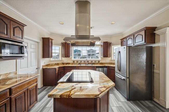 Building Photo - 22621 Bay Point Dr